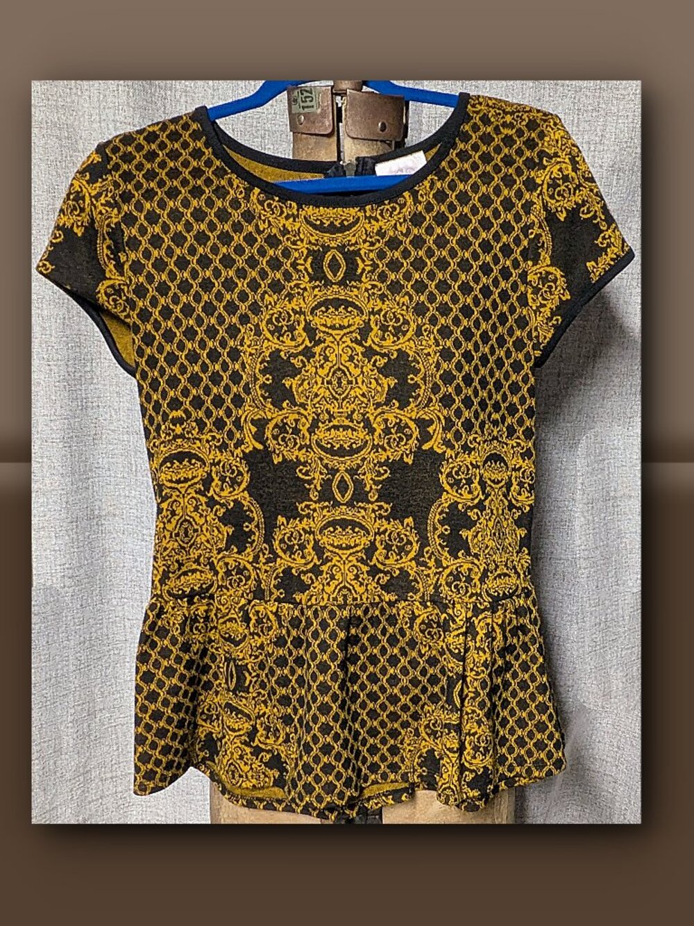 Romeo & Juliet Couture L Baroque Peplum Hourglass Top Jacquard Zip Back